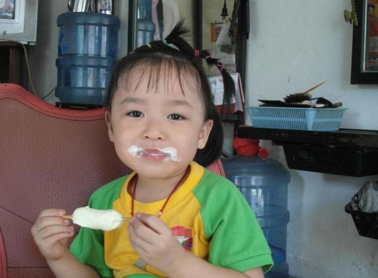 夏季各种坑娃的“雪糕梗”来了，宝宝已经被玩坏，娃：怪俺读书少