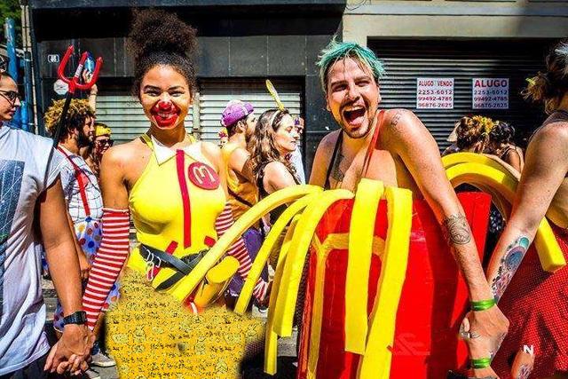 巴西狂欢节美女惊艳桑巴舞服装,巴西女性惊艳桑巴狂欢节