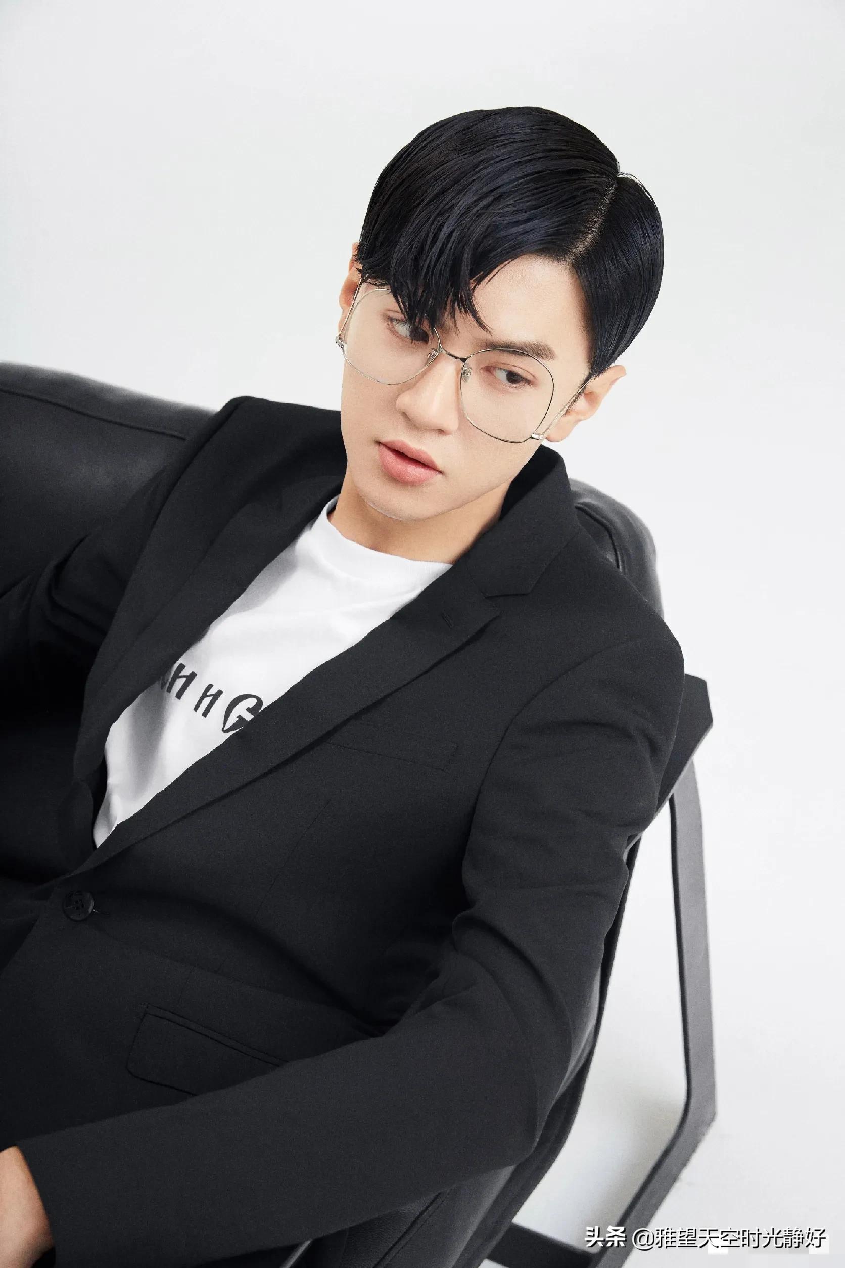 盘点国内男明星眼镜杀高清写真照斯文帅气沉稳内敛雅致贵气