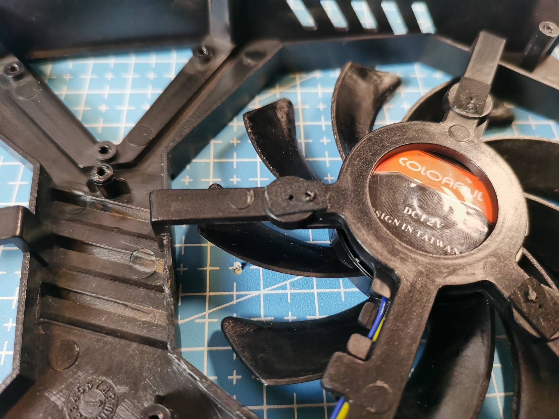 单风扇显卡换硅脂,显卡换风扇还是换硅脂好