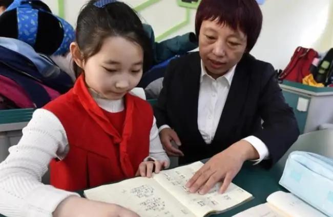 家长群“自我介绍”，这些职业名称看似高大上，翻译后太搞笑