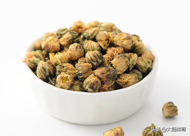 小暑时节喝什么茶最能消暑祛湿气,夏季防暑喝什么茶好喝一点