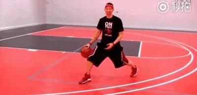 艾弗森过人戏耍科比,艾弗森教学新手入门