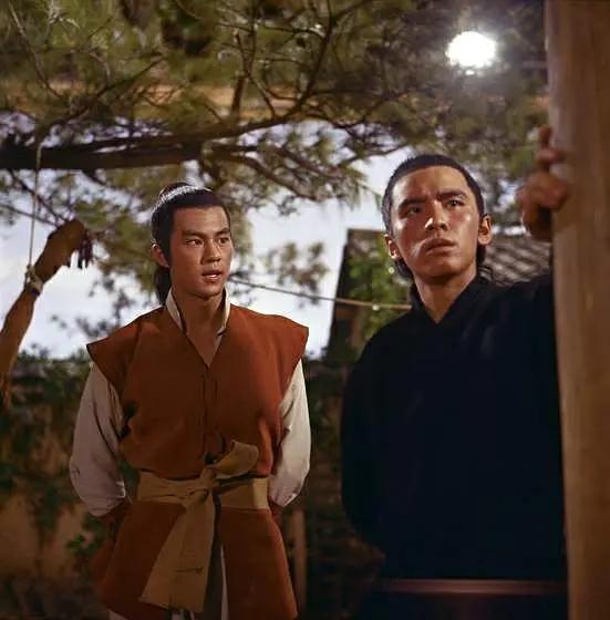 汉服穿着有多麻烦,汉服穿着不方便