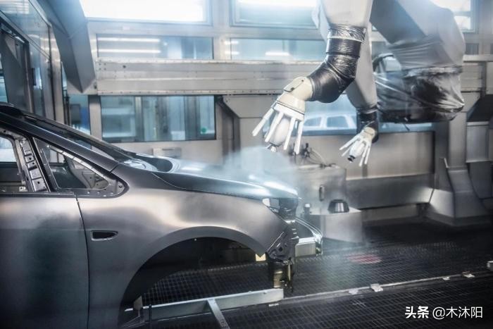 补漆到4s店还是去维修厂,4s店珍珠白补漆和原厂效果一样吗