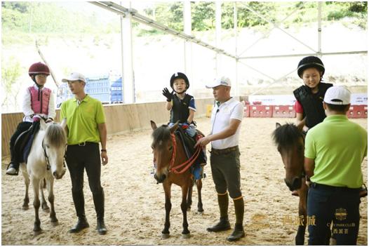 鍏崇埍闈掑皯骞村叕鐩婃垚闀胯惀,鍏崇埍鍎跨绛戞ⅵ璧疯埅蹇楁効鏈嶅姟娲诲姩
