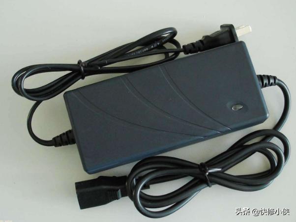 电动车什么时候充电最好不伤电池,电动车电池该怎样充电注意这四点