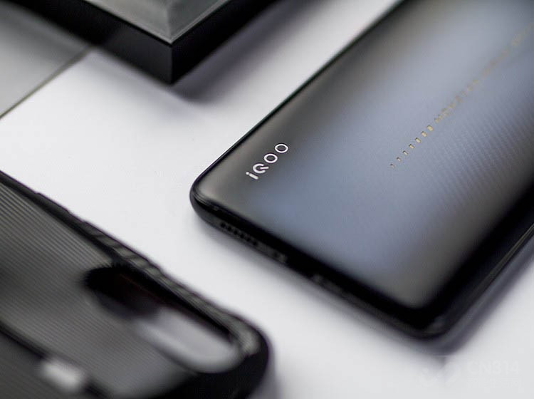 iqoo的monster压感按键,iqoo手柄背部触控