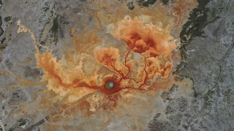 龙眼凤羽的艾肯泉，该称恶魔之眼，还是天使之眼，你来决定吧