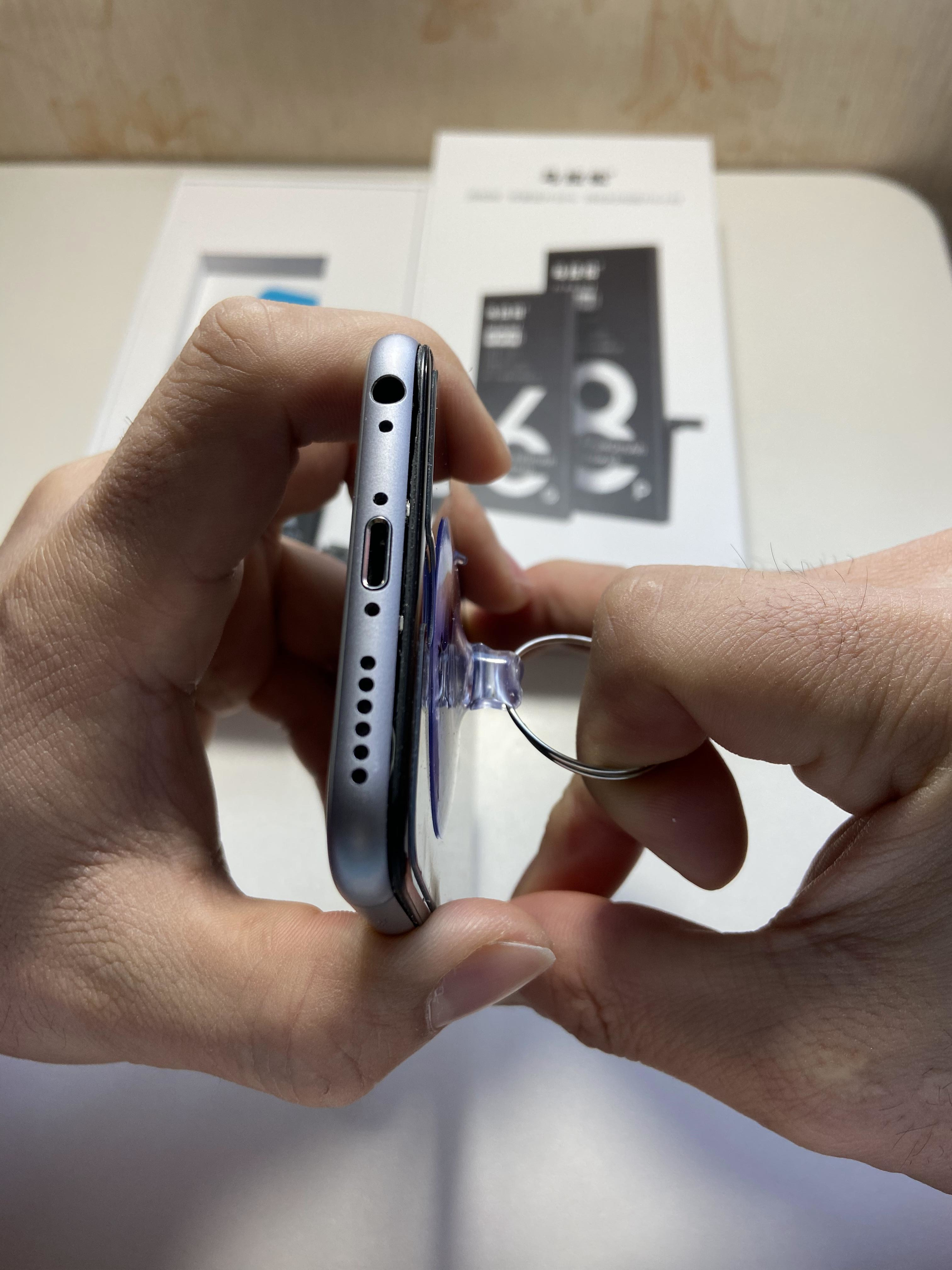 用了五年的iphone6s换电池,给iphone4换上4s的电池