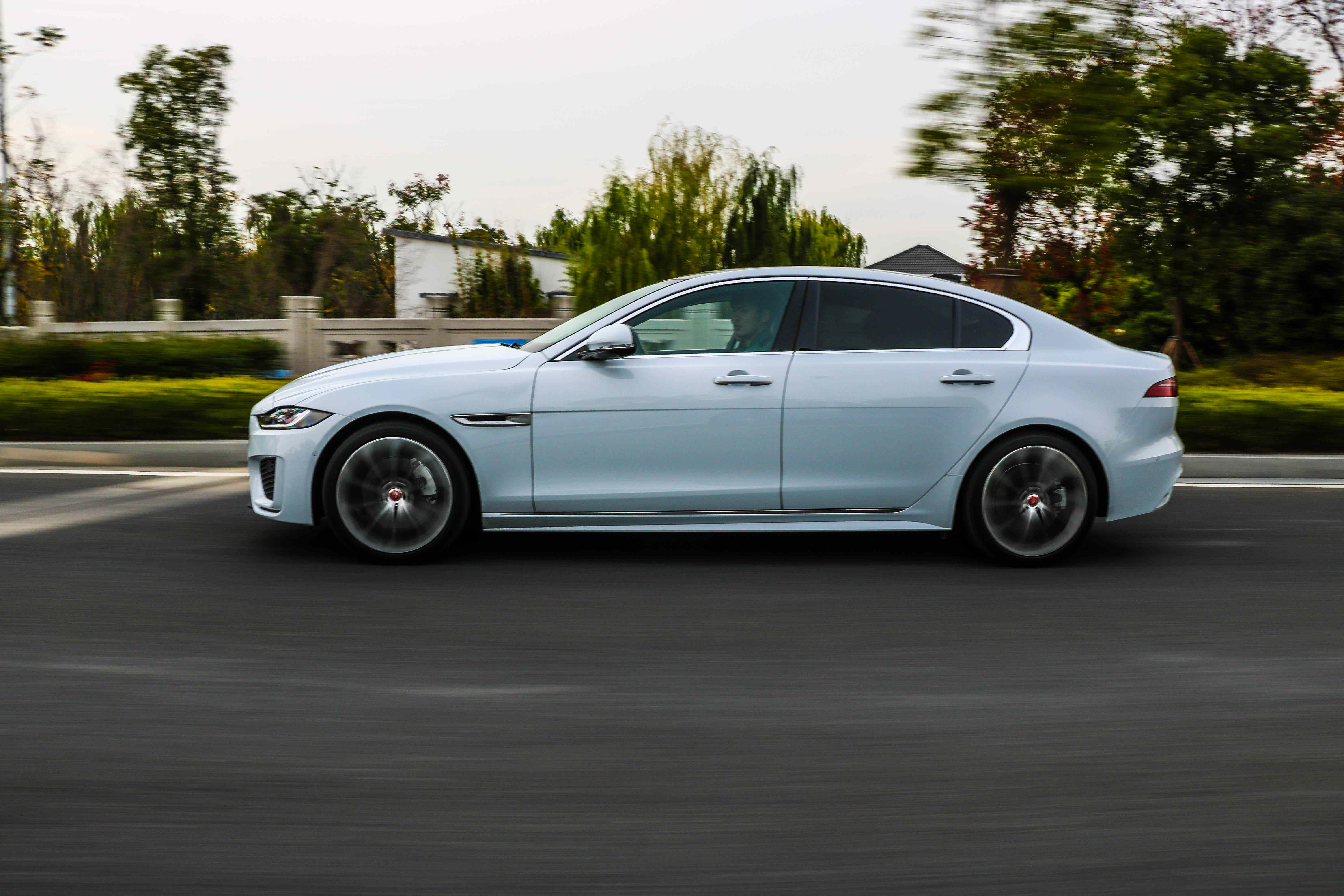 捷豹xel引擎实拍,捷豹xel英杰力哪款