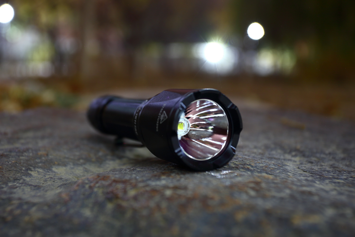 回归操作本质FENIXTK11TAC机械双模式战术电筒评测