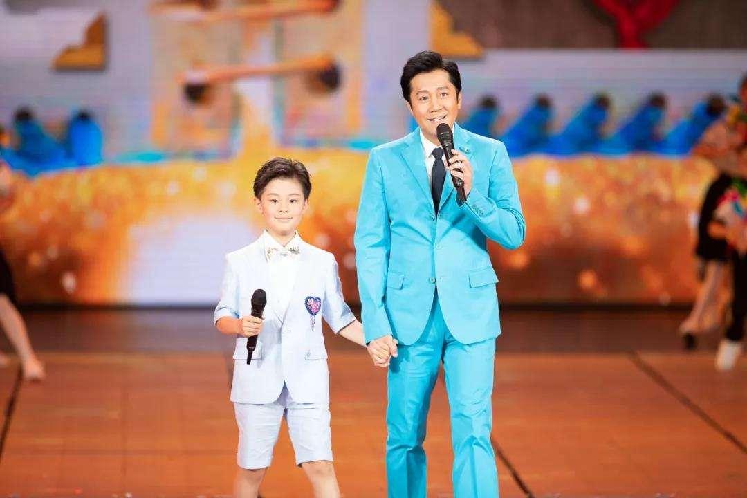 蔡国庆节带孩子上节目,蔡国庆节带儿子参加一档节目