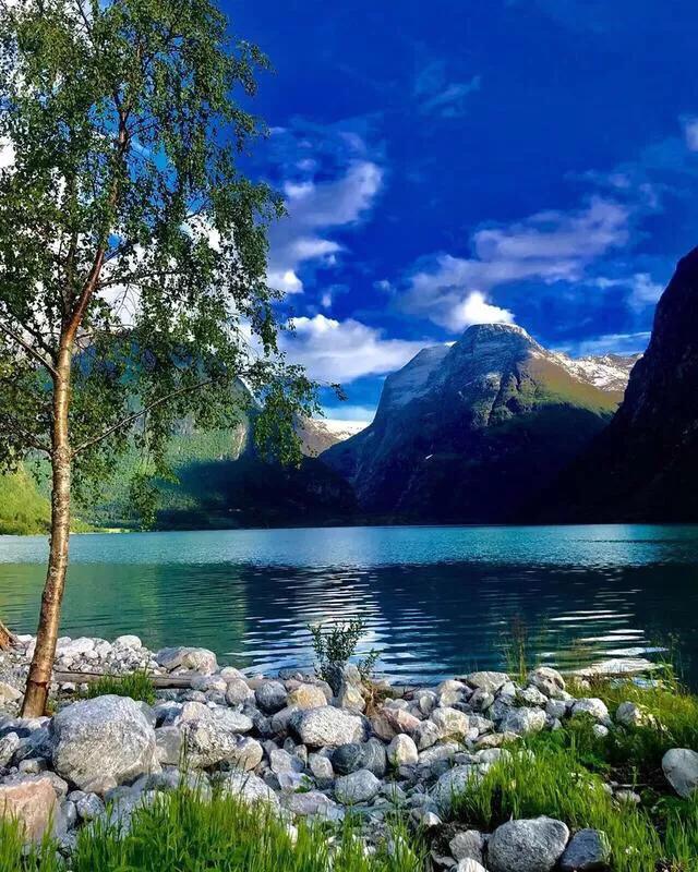 久违的蓝天白云图,看到蓝天白云心情就莫名的好