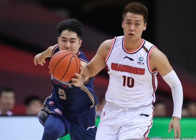 赵睿开局遭遇崴脚惊魂,赵睿崴脚