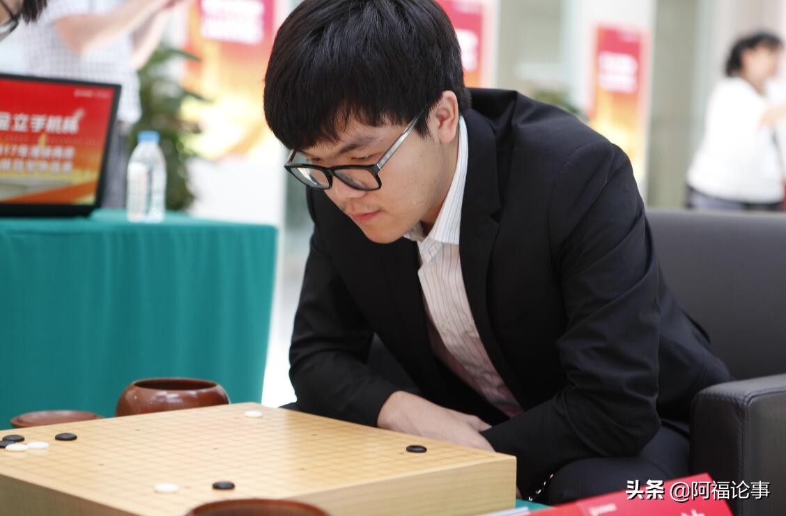 靠下棋走上人生巅峰？柯杰入选全国先进工作者，网友：母胎开挂