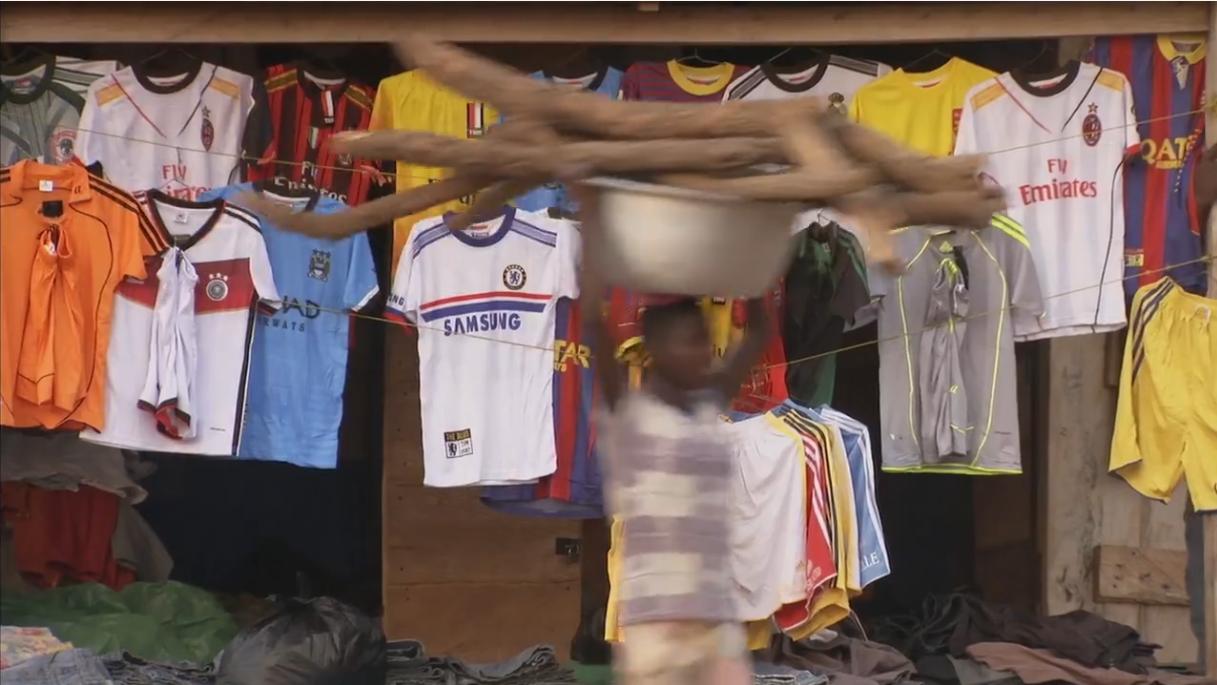 非洲人有多爱穿二手衣？每年进口三万吨，卖得比新衣服还火爆
