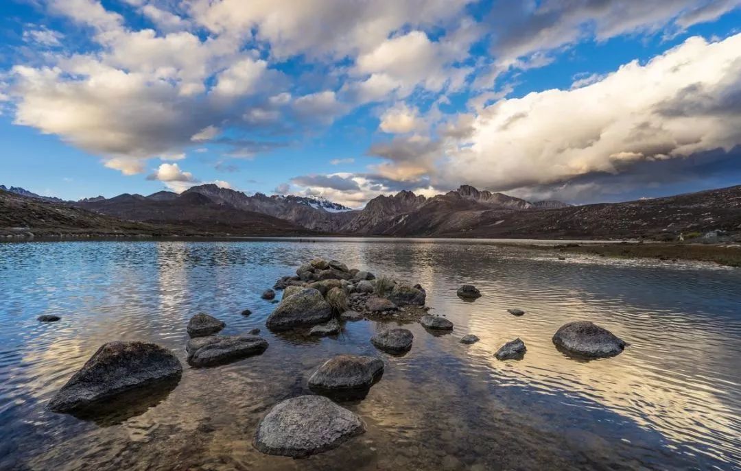 稻城亚丁白云,稻城亚丁风景没有想象中的那么美