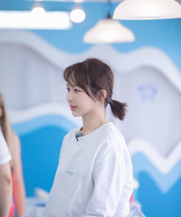 杨紫最新造型同款穿搭,杨紫最近的穿搭还真是进步神速