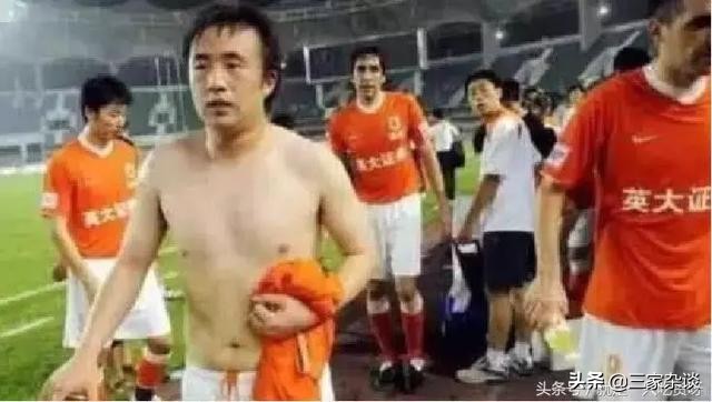 国足对比举重运动员,国足对比巨星停球