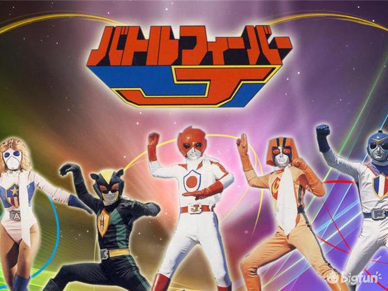 穿上一身牛B机甲放大招是每个男孩的美梦