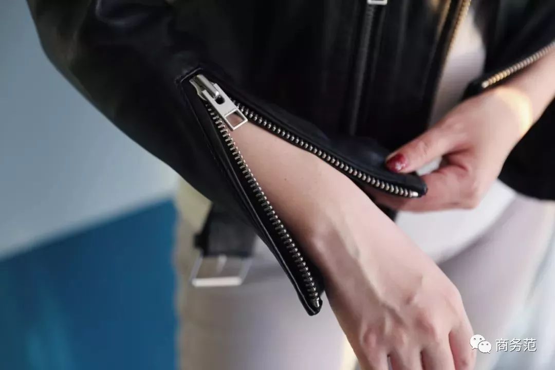 姊呮牴鍐绌挎惌,姊呮牴绂忓厠鏂悓娆剧毊澶瑰厠