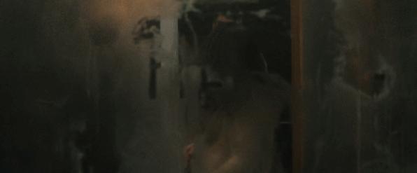 丈夫离奇自杀，竟化作鬼魂留在家中？看一眼镜子，没那么简单……