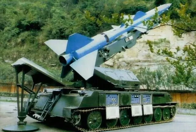 红旗2侦察机服役,红旗2导弹模型