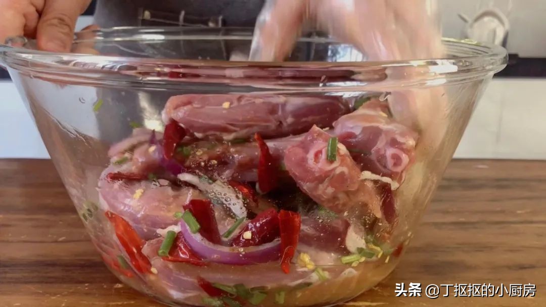 想做自己的品牌鸭脖怎么弄,武汉久久鸭脖绝味配方