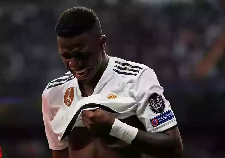 18岁小将连造三球击溃皇马,以一己之力单挑皇马五大巨星