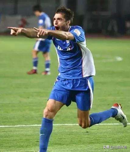 44岁南美少帅拿下中北美冠军！3年揽3座奖杯07年在中超申花效力