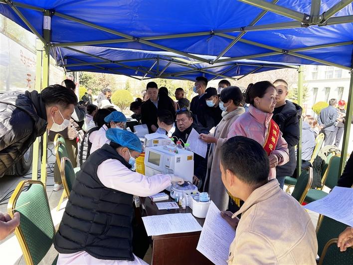 市卫计局策划无偿献血,拉萨爱心献血