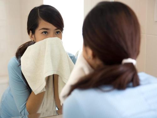 医生提醒：夫妻再恩爱，这4个东西也不要共用，最好要重视