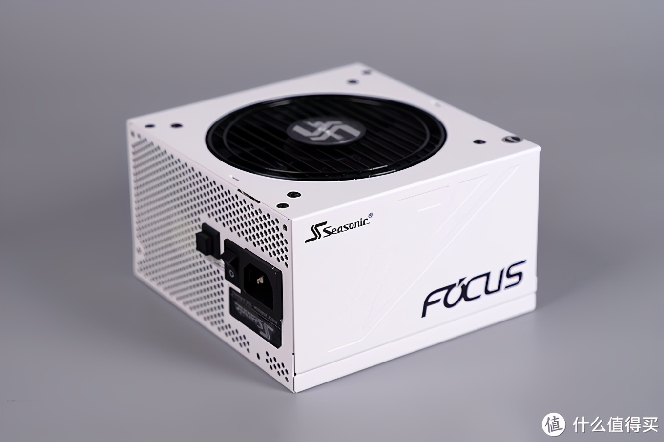 乔家一物：大号ITX装机分享，黑白美学的体现