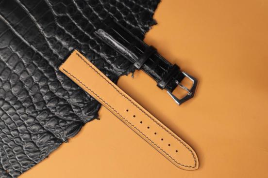 哪款表带适合夏天佩戴,日常搭配如何挑选表带