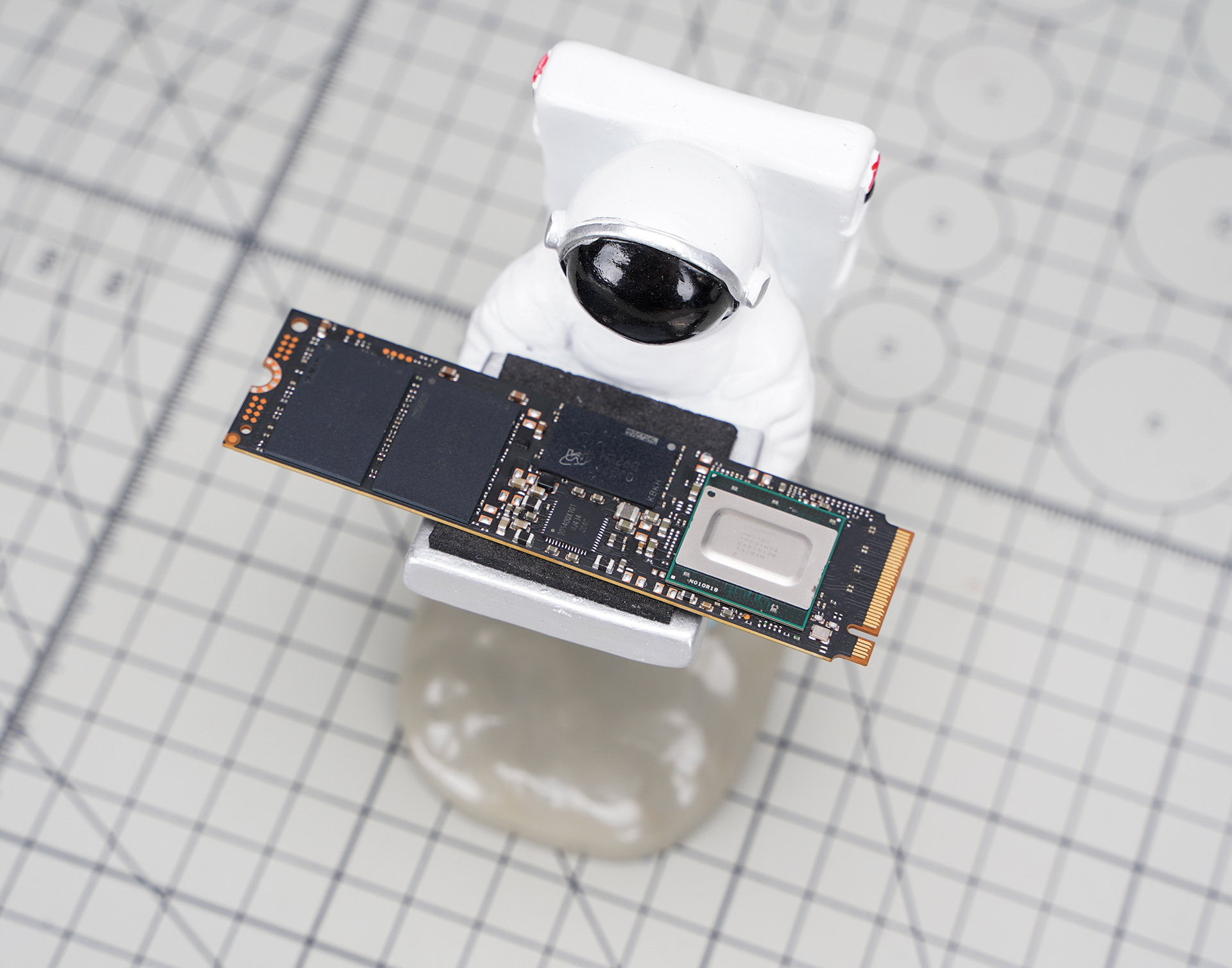 crucial英睿达p51tb固态硬盘评测,英睿达p5加装固态硬盘