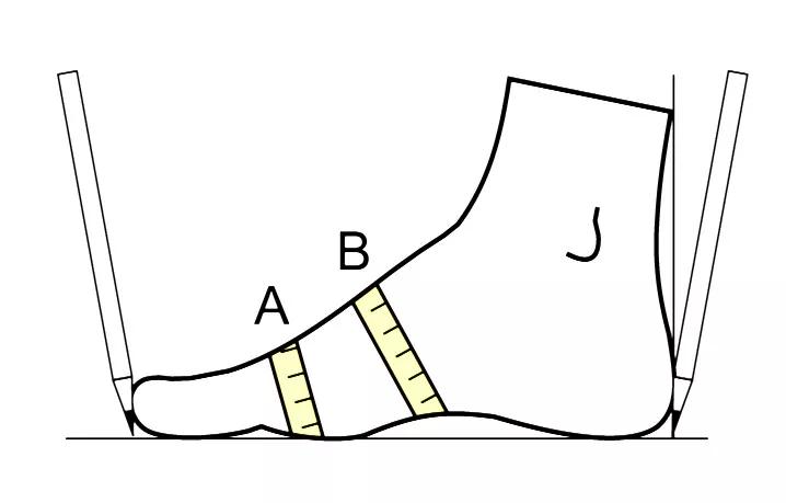 欧阳娜娜有多喜欢马丁靴,欧阳娜娜最新马丁靴
