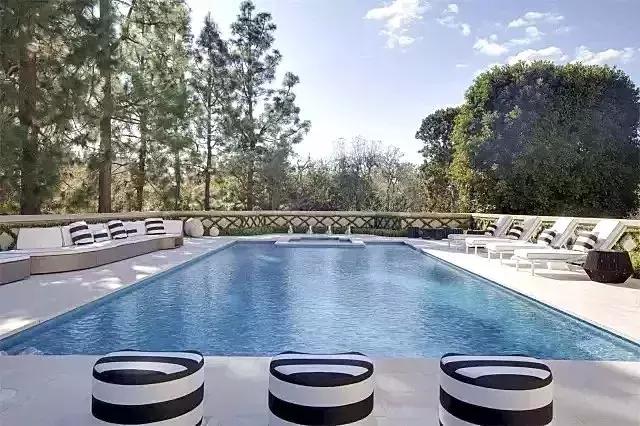 梅西和c罗谁豪宅最好,身价十亿的球星