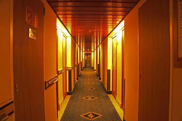 世界顶级豪华游轮合集,世界上7个不可思议的豪华游轮