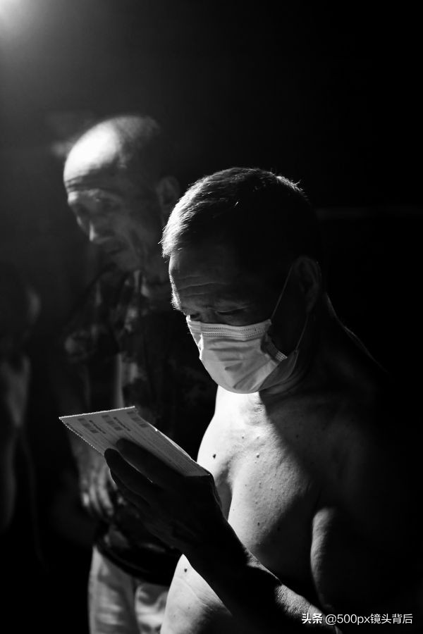 襄河人家令人神往：养几只土鸡、猫狗和一些花草…何等美好的生活