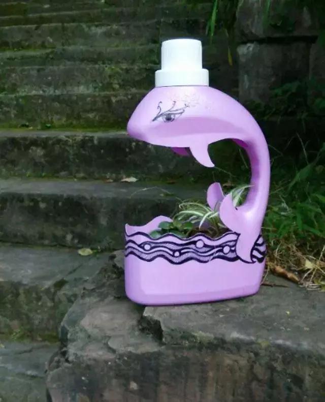 洗衣液瓶子制作天鹅花盆方法图片,洗衣液瓶变花盆生活小妙招