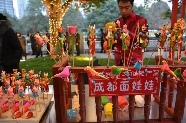 牛市口到望平坊，看成都地摊如何珍藏城市烟火气