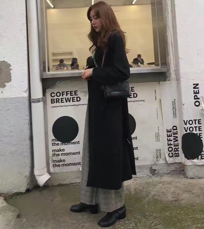 2018年韩国爆火的红蓝两边外套,韩国最新外套穿搭