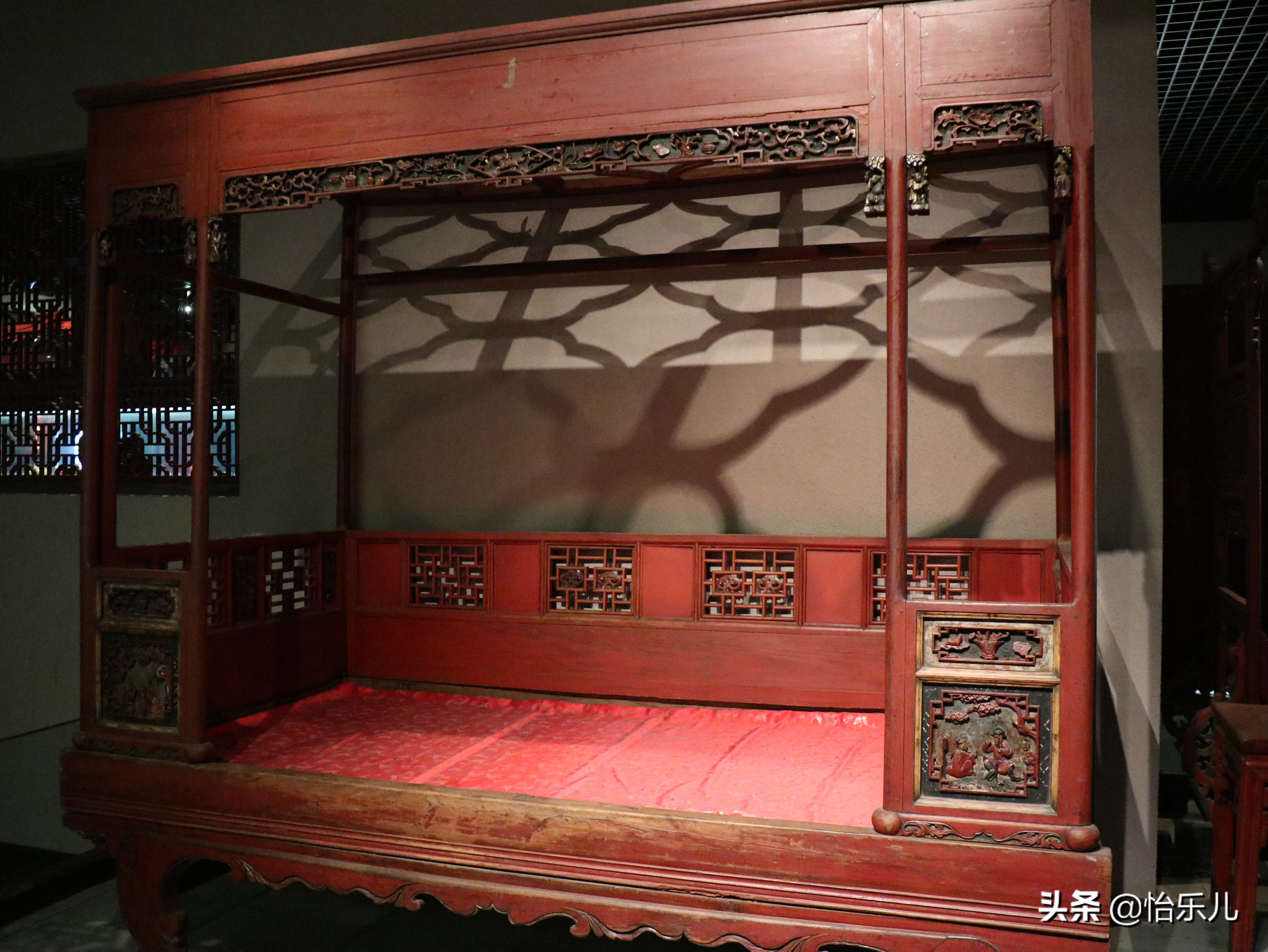 从国家宝藏最美花轿说起，江浙女儿出嫁的十里红妆到底有多燃