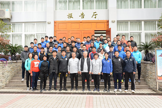 中国足球名宿辅导团天津,全力支持中国青少年足球发展