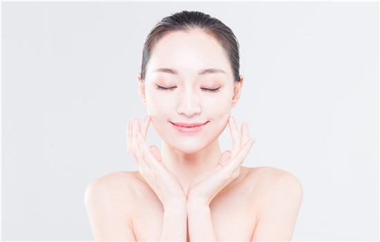 瑷尔博士水乳和cemoy水乳哪个好用,cemoy极地水乳和白金水乳什么区别