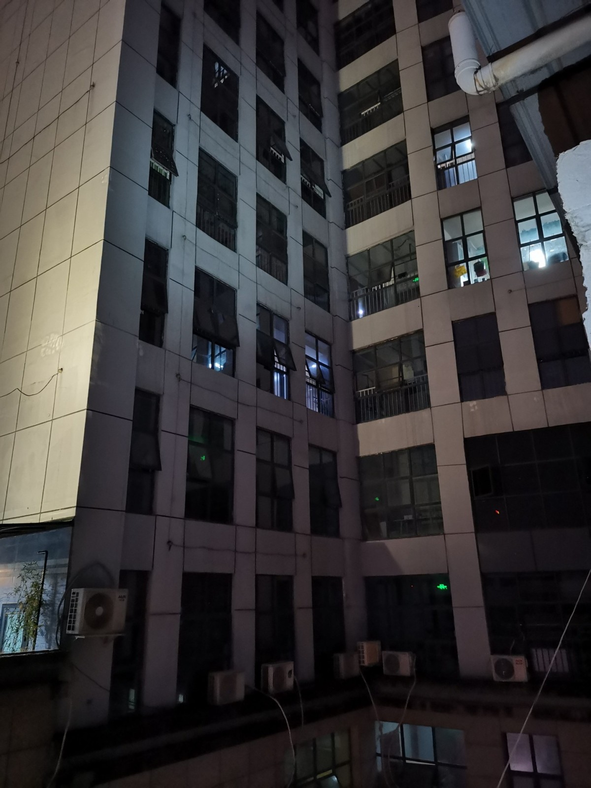 baton手电筒测评,傲雷baton3强光手电体验