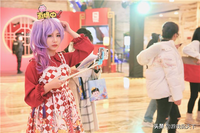 官总TGC现场挑战神秘盒子，疯狂氪金开出这些LOL周边，亏了吗？