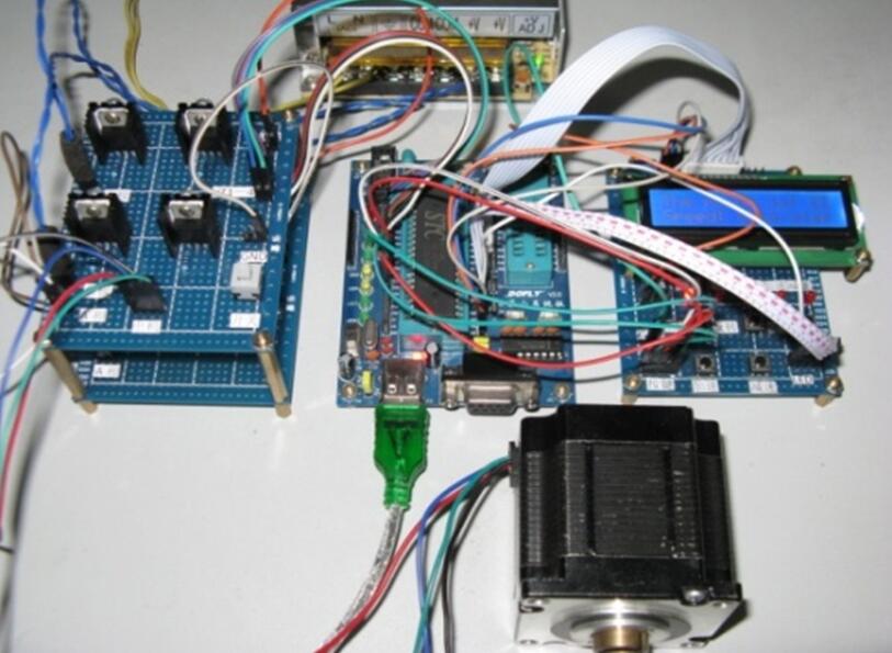 用AT89C52单片机作为控制器，设计简单实用的步进电机控制系统