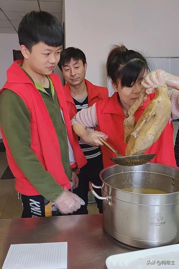 夫妻档合伙创业哪个老板最好,创业和谁合作最靠谱